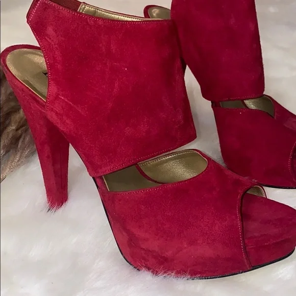 🌟SOLD🌟COPY - Red suede heels - Picture 1 of 7